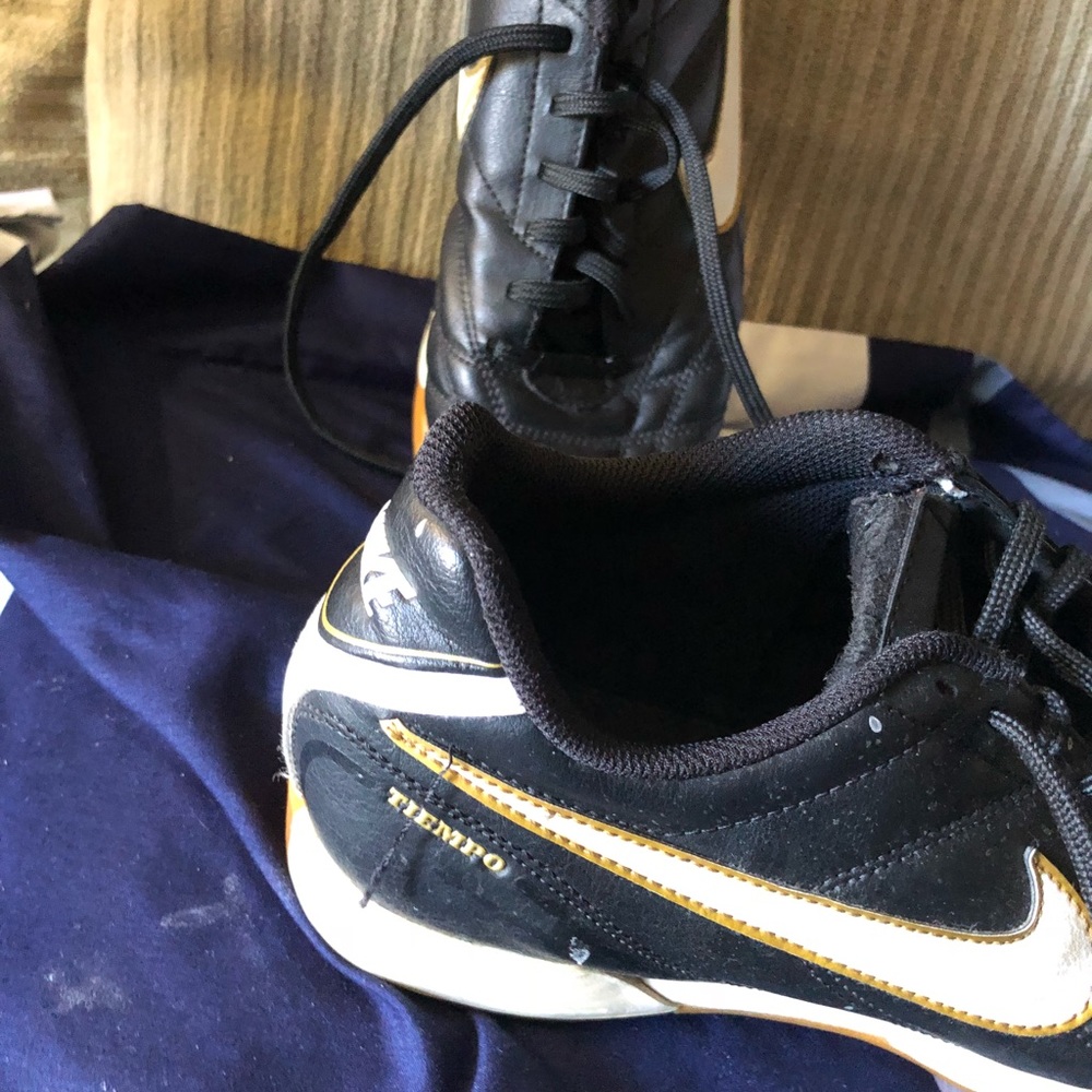 Shoes - Picture 2 of 4